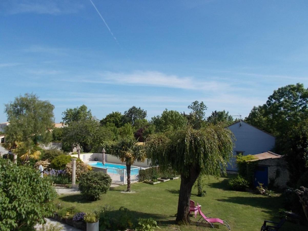 Le Clos Des Palmiers Bed & Breakfast Saint-Ouen-d'Aunis Exterior photo