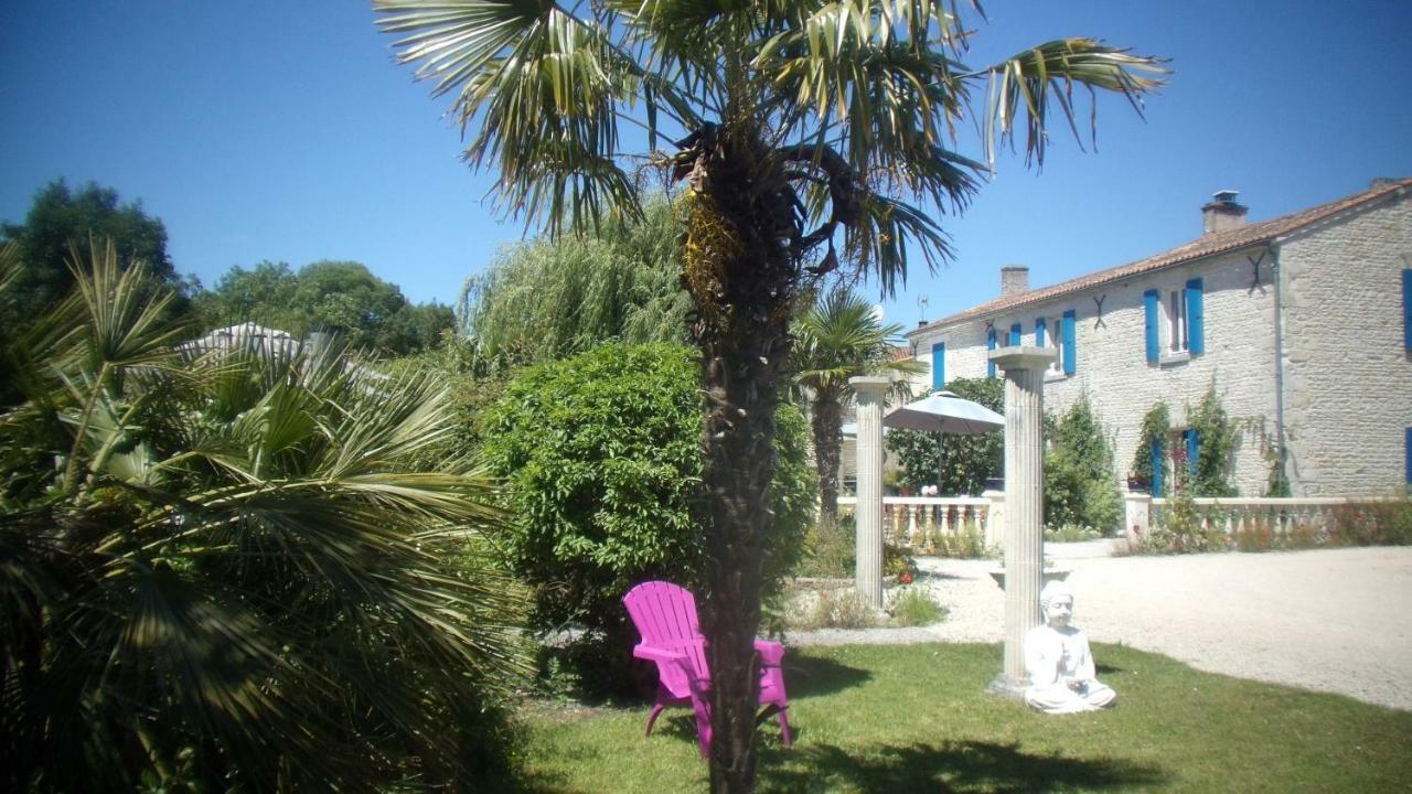 Le Clos Des Palmiers Bed & Breakfast Saint-Ouen-d'Aunis Exterior photo